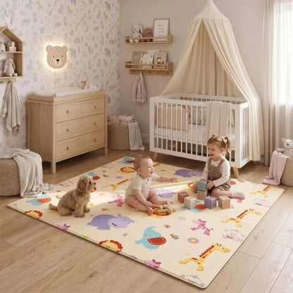 Enfants jouent sur tapis bebe est chien a cote