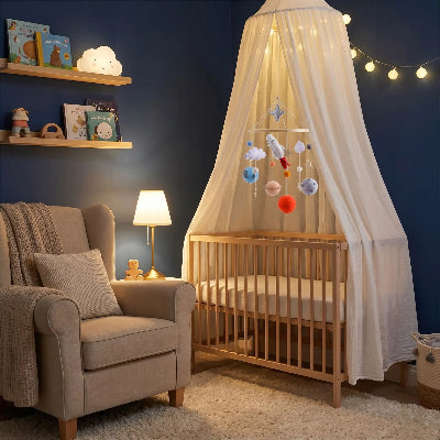 L'ambiance de nuit est calme avec ce mobile bébé