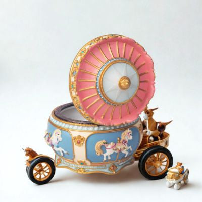 Boite à musique au design de carrosse