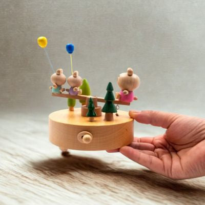 Boite musique bebe une sculpture de luxe