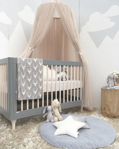ciel de lit bébé il apporte une touche fine à la chambre