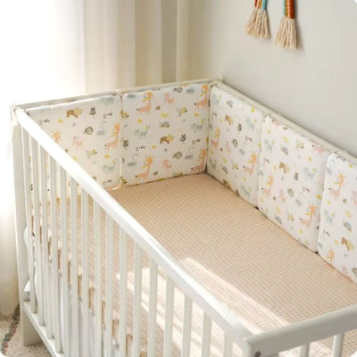tour de lit bébé ambiance cocooning dans chambre bébé