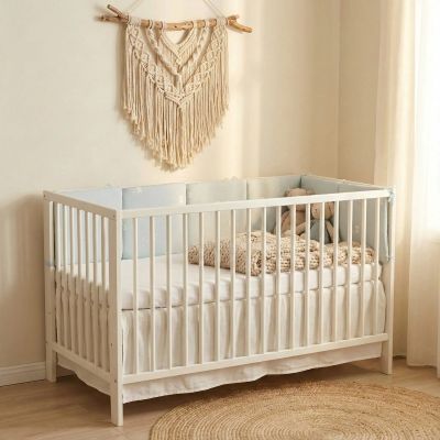 tour de lit bébé couleur et texture soyeuse
