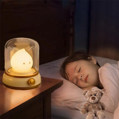 veilleuse bébé allumée pour veiller sur moi